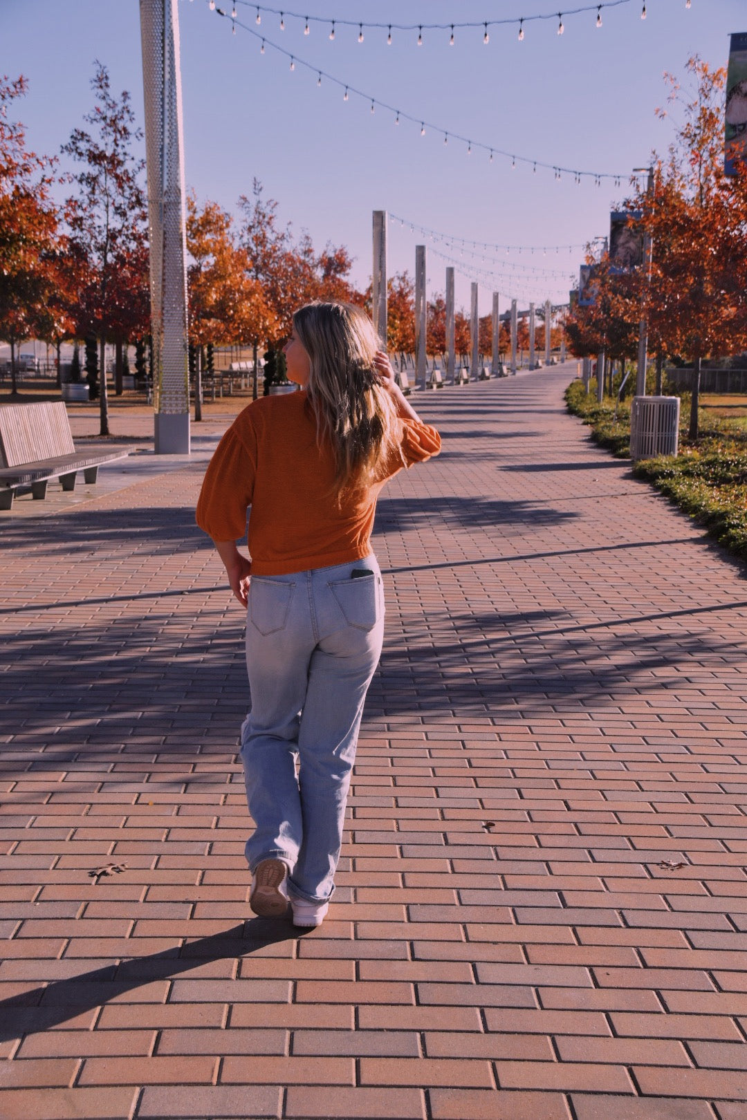 puff orange sweater!!