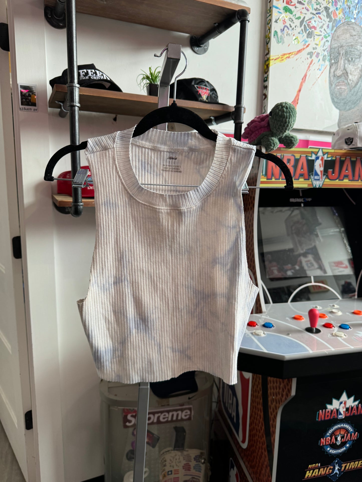 Aerie tank- L