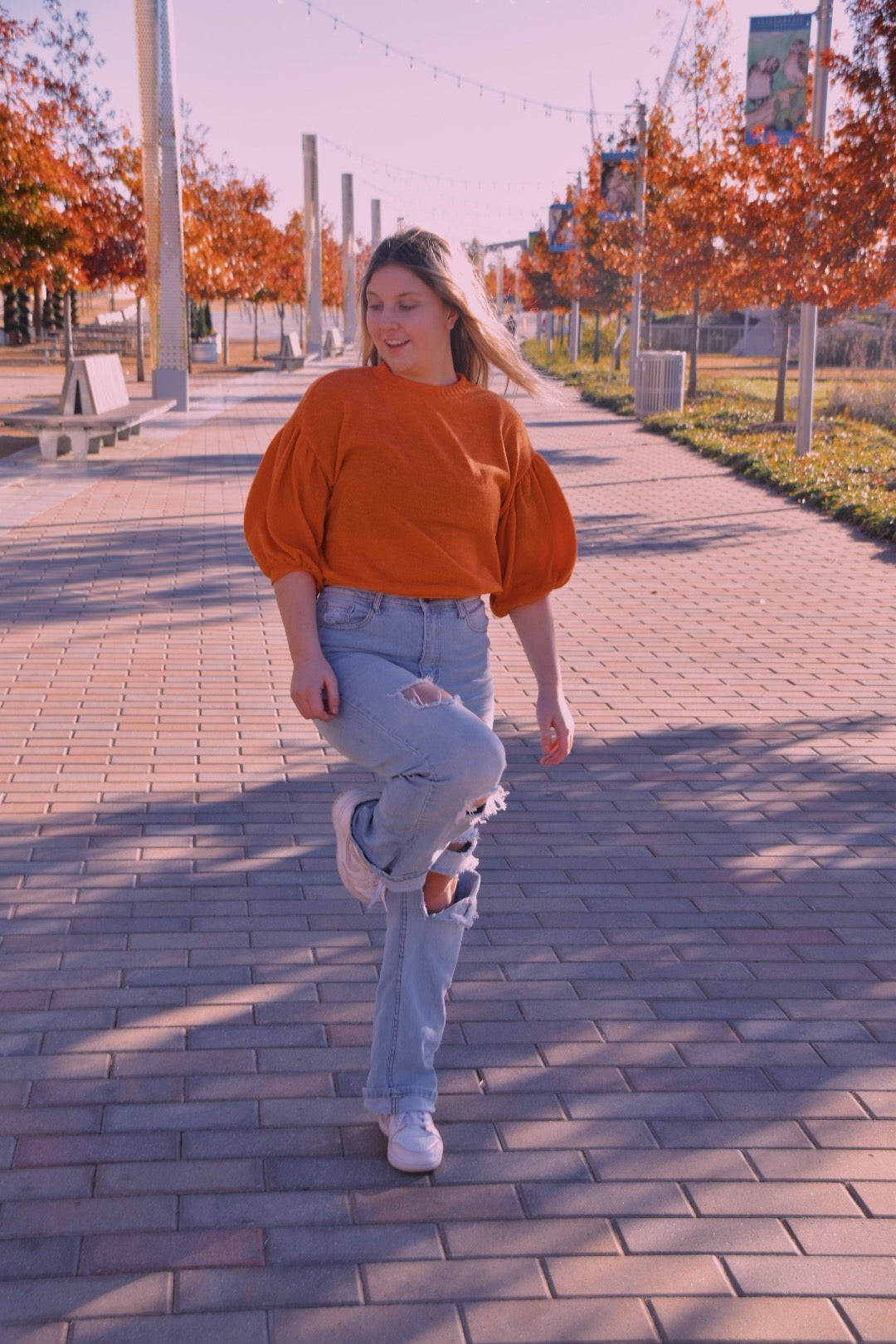 puff orange sweater!!